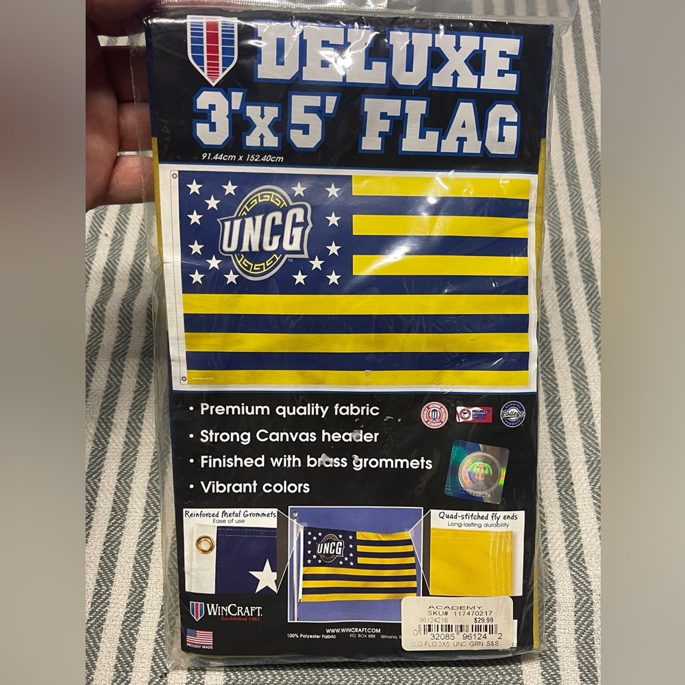 WinCraft Deluxe UNCG Flag in Navy‎ and Yellow NEW